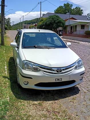 TOYOTA ETIOS 1.5 XLS SEDAN 16V FLEX 4P MANUAL TOYOTA ETIOS 1.5 XLS SEDAN 16V FLEX 4P MANUAL
